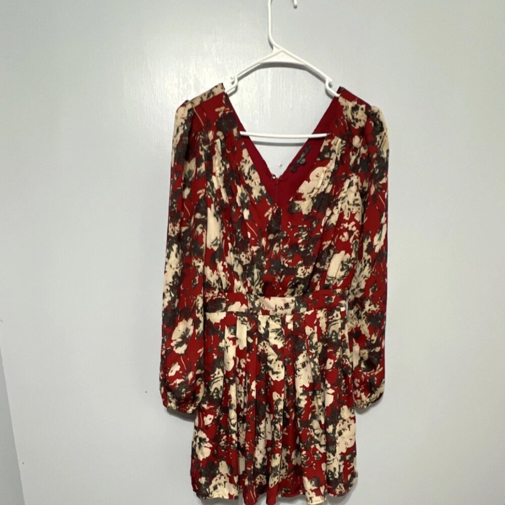 Miss Me Red Beige Black Abstract Short Dress Long Sleeve V-Neck